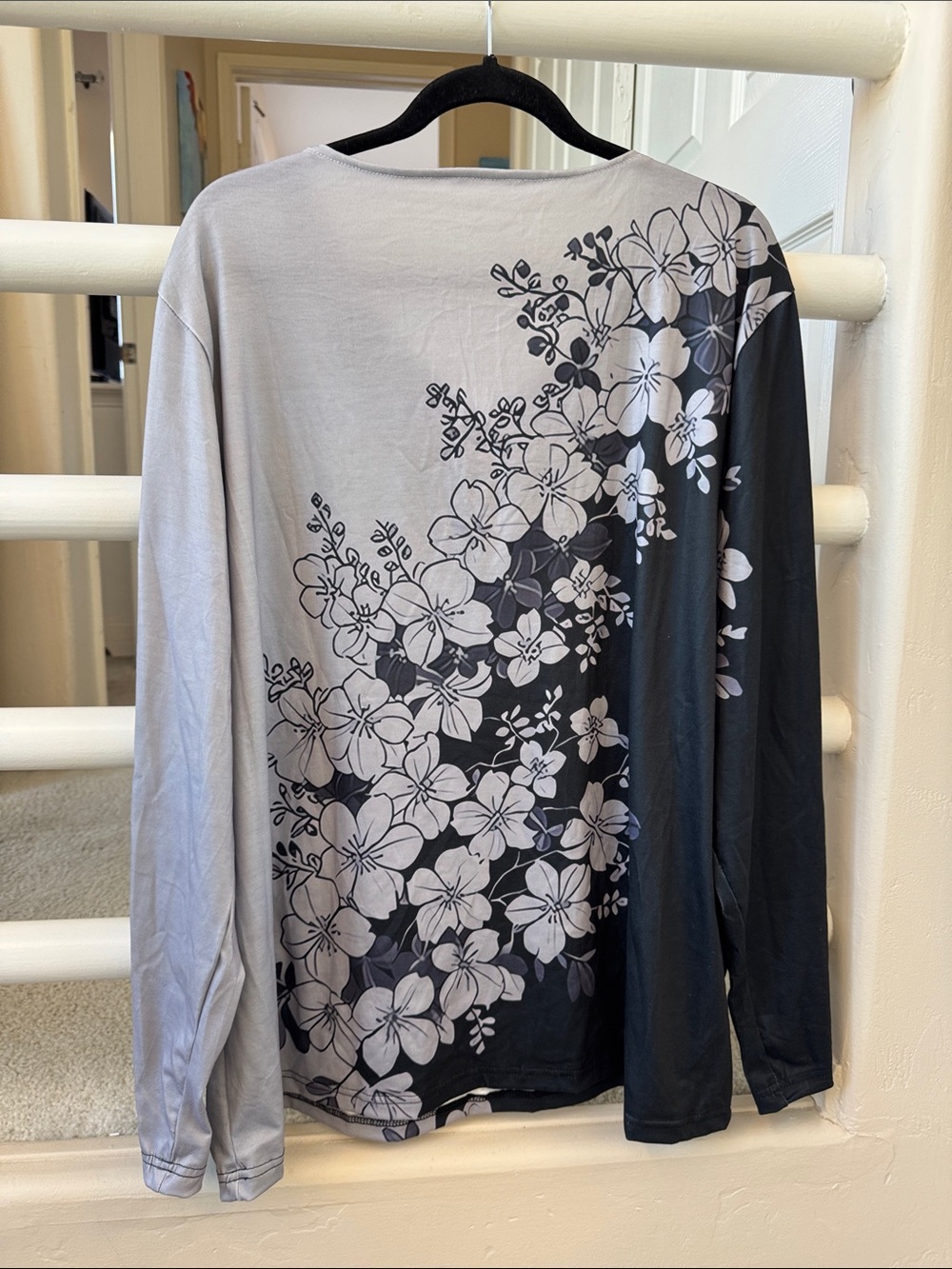 Women's Floral V-Neck Long Sleeve Top - Gray/Black - Picture 2 of 3